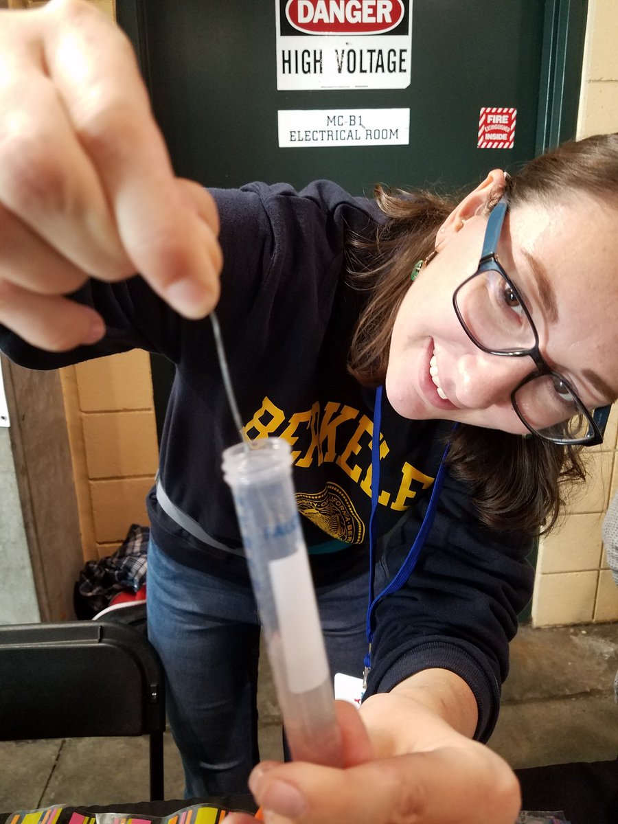 melonhelen2's tweet photo. Extracting strawberry DNA with @ucbclear at #BAS18 with @tuesdays314 . #letstalkscience https://t.co/tLjCTWLSVM
