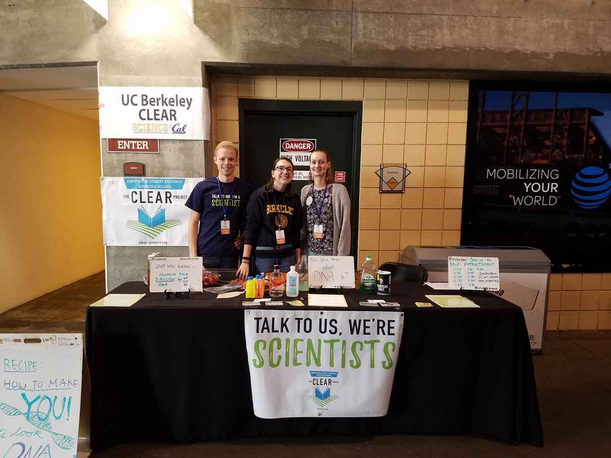 melonhelen2's tweet photo. Extracting strawberry DNA with @ucbclear at #BAS18 with @tuesdays314 . #letstalkscience https://t.co/tLjCTWLSVM
