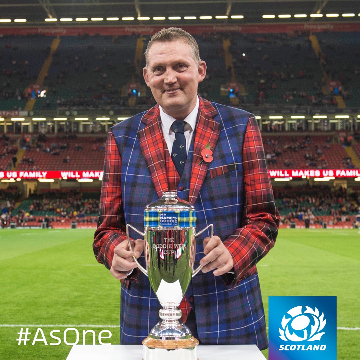 📸| The cup and its namesake get together pre-match! 🏆 #AsOne