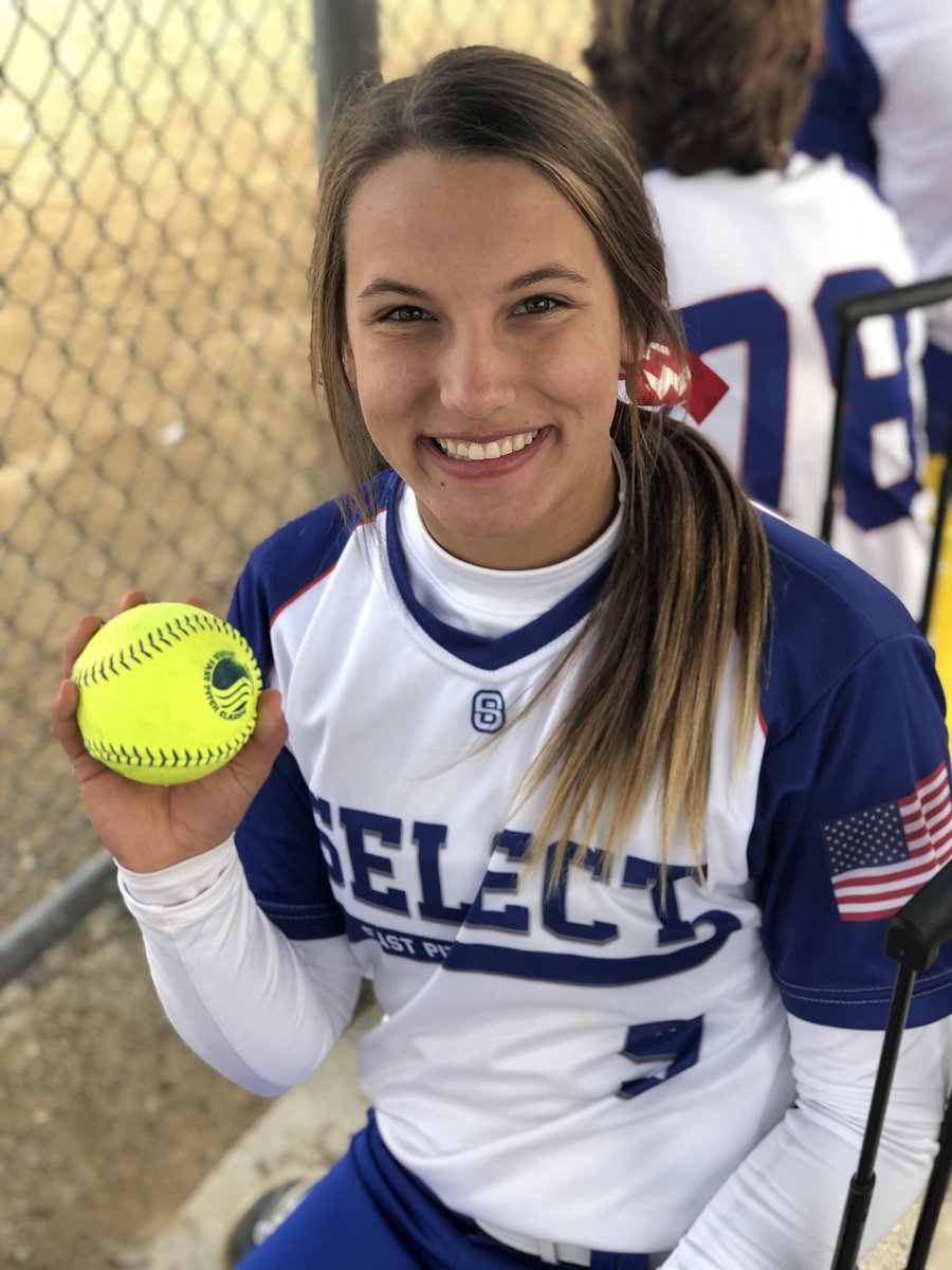 selectfastpitch's tweet photo. Centerfield shot by M.Seaton to start off our morning! #dingersfordays #nodoubter #onaline https://t.co/j4veASrKgT