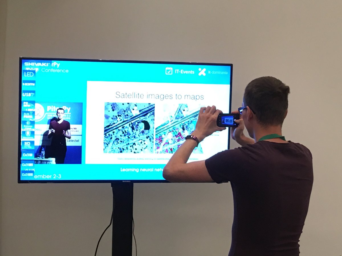 pmigdal's tweet image. Narcissism 101 at #PiterPy ;)
(with a U-Net in the background)