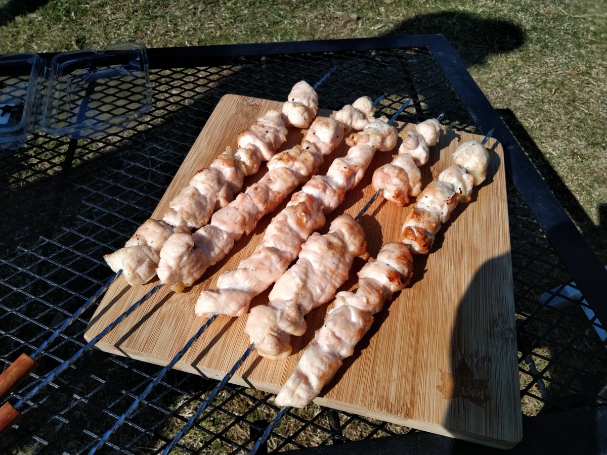 G O N G O N En Twitter 今日のbbqで食べたもの 写真は 鳥のささみの串焼き梅肉添え 牛肩ロースとズッキーニ の串焼き プチトマトのベーコン巻き串 ハワイアンスペアリブ ビア缶チキン 他にも卵 カマンベールチーズ 魚肉ソーセージ 塩サバの燻製も食べました G O N G O N En Twitter 今日のbbqで食べたもの 写真は 鳥のささみの串焼き梅肉添え 牛肩ロースとズッキーニ の串焼き プチトマトのベーコン巻き串 ハワイアンスペアリブ ビア缶チキン 他にも卵 カマンベールチーズ 魚肉ソーセージ 塩サバの燻製も食べました