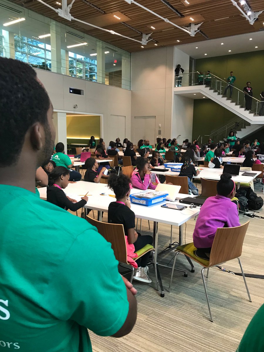 volunteerBGCRD's tweet photo. @volunteerBGCRD #BGCRD2018 #Pledge4Future #FidelityCares https://t.co/t23VbON1bE