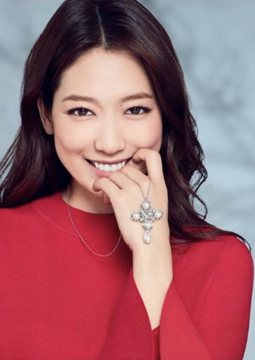 Maris1 Bright Smile Sparkle And Elegance To Set The Holiday Mood Swarovski Parkshinhye 박신혜 朴信惠 パク シネ