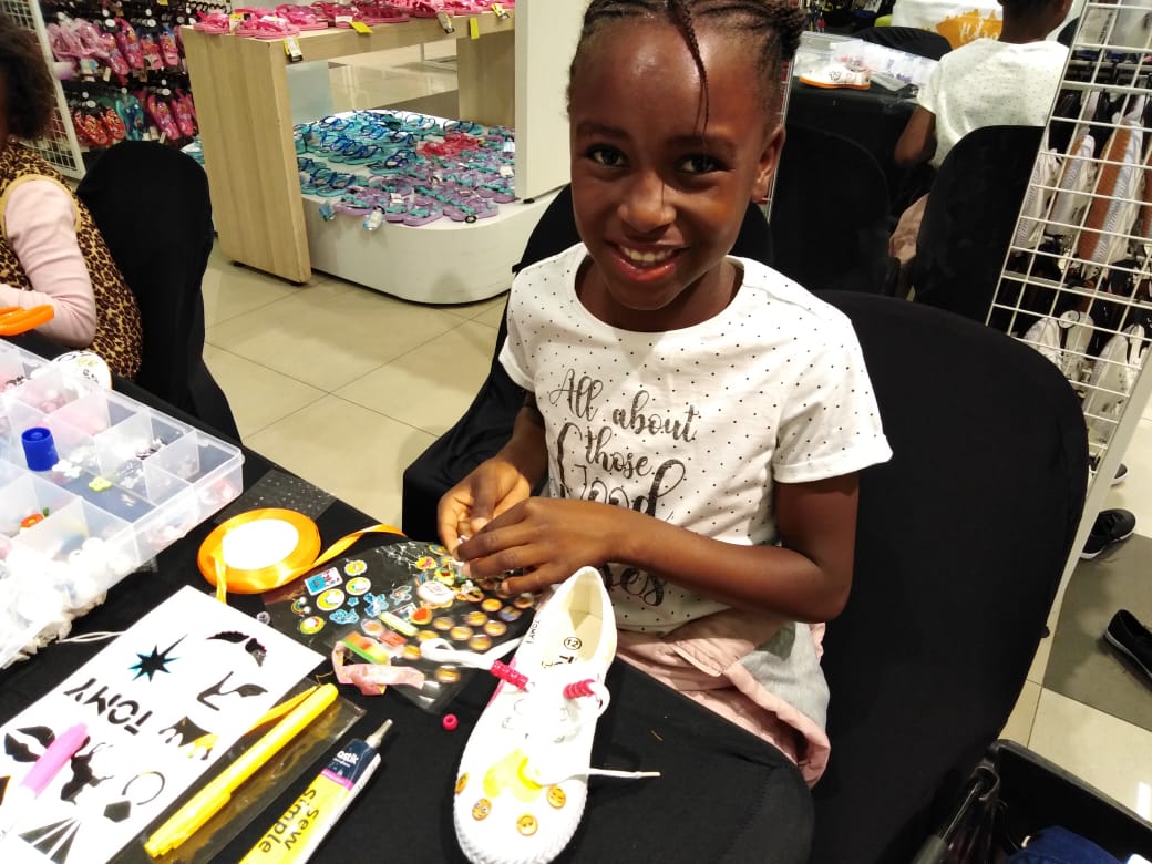 TomyTakkies's tweet photo. Wow! Who knew kids could get this creative? It's going to be tough to choose the winner of the 1 500 TOMY hamper in our Wacky your Takkie competition! #TomyKids #WackyYourTakkie https://t.co/ka3ySum6R3