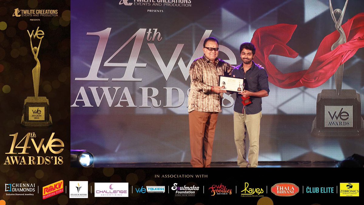 TamilUpdatesNew's tweet photo. #GVPrakash gets 'Wings of Excellence' Award at the prestigious #WeAwards2018 #PrestigiousWeAwards #14thWEAWARDS
@gvprakash https://t.co/wF8atYuUJG