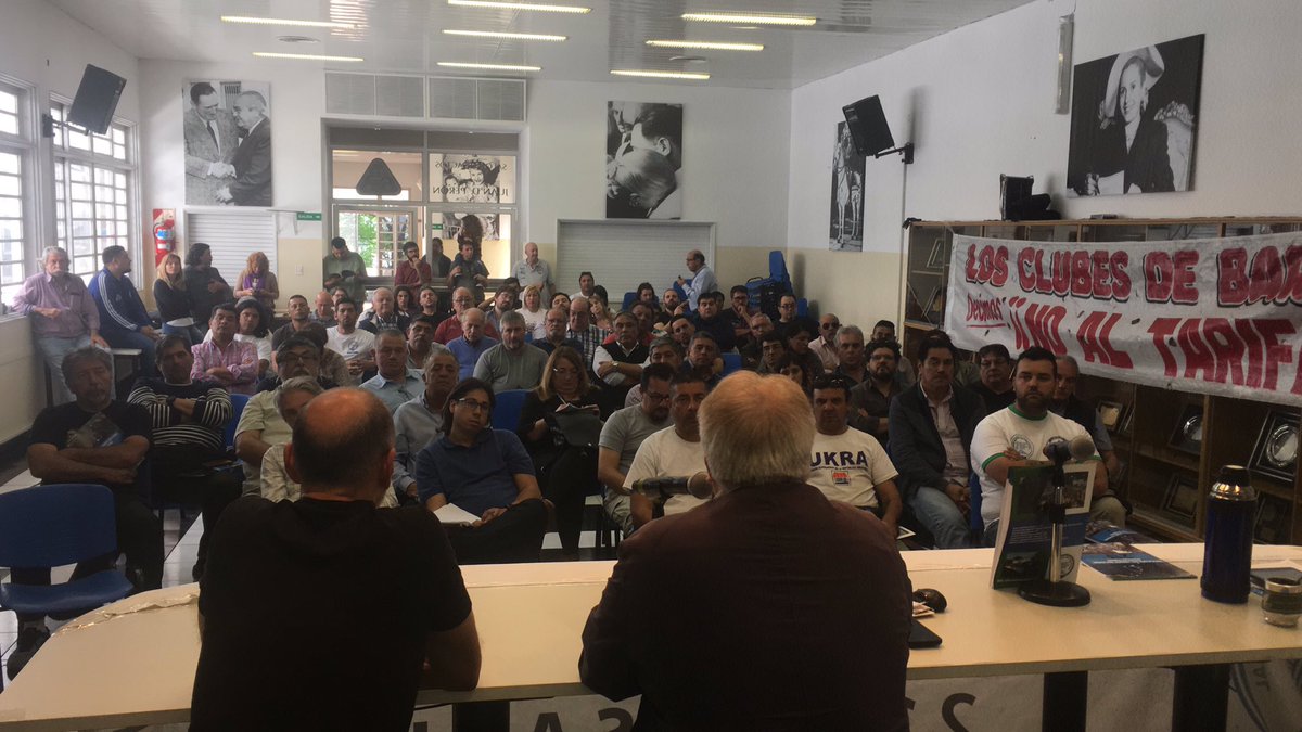 juanperita10's tweet photo. 📌#Multisectorial 21F #Nacional!!!
Se está llevando en estos Momentos en la biblioteca Eva Perón De #Camioneros el plenario de la #Multisectorial de todas las Provincias!! https://t.co/4XonwLhmgQ