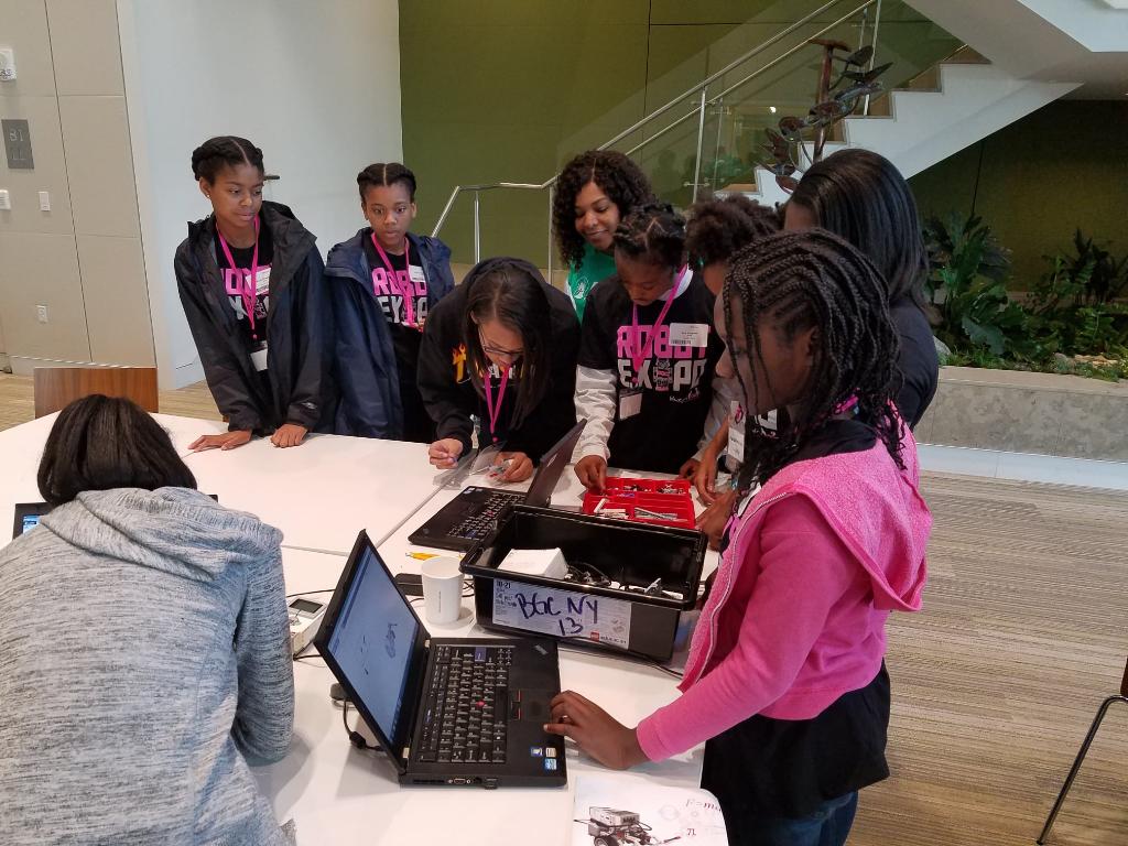 volunteerBGCRD's tweet photo. #BlackGirlsCode @volunteerBGCRD #BGCRD2018 #Pledge4Future  #FidelityCares https://t.co/qnZD961FJo