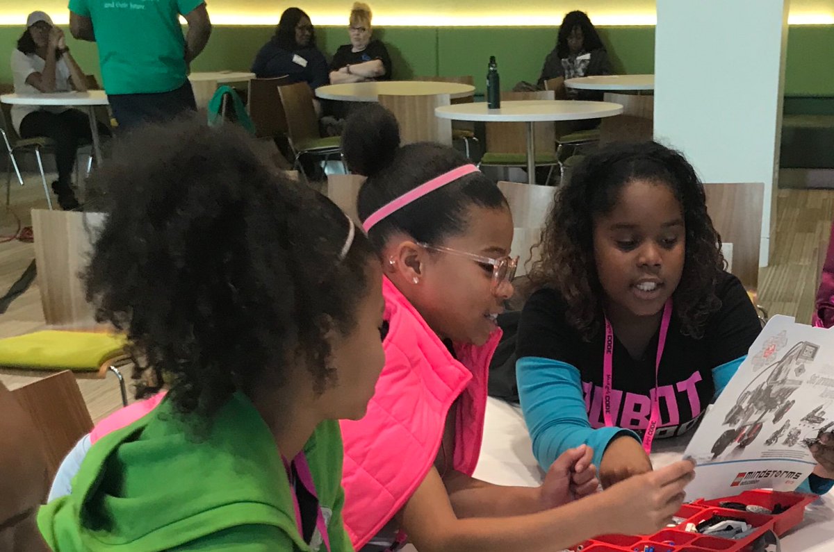 volunteerBGCRD's tweet photo. @volunteerBGCRD #BlackGirlsCode #Pledge4Future #FidelityCares https://t.co/UTd9sF0wNC