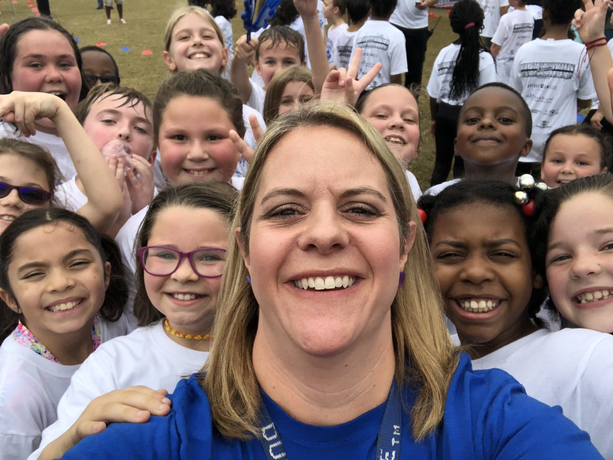 Jennifercluff3's tweet photo. These kids did an amazing job yesterday at the Fun Run!  #springrunfun. #boosterthon.  #ONEccps  #fourthgrade https://t.co/tUyO5iBSZ7