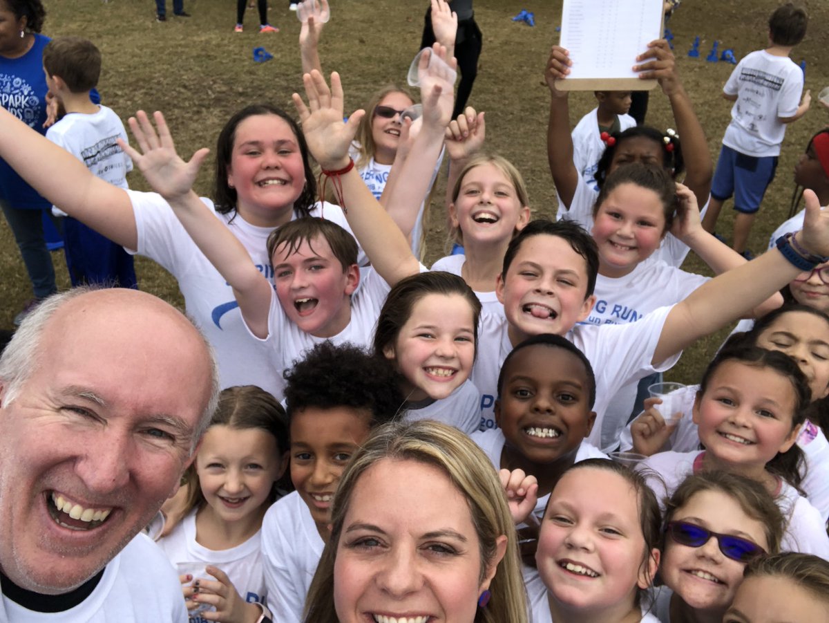 Jennifercluff3's tweet photo. These kids did an amazing job yesterday at the Fun Run!  #springrunfun. #boosterthon.  #ONEccps  #fourthgrade https://t.co/tUyO5iBSZ7
