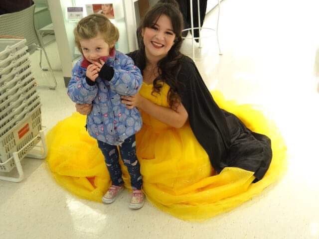 A very cute photo with the #Beauty princess at our shoppers meet and greet! 🌹❤️🧡🍁#Shoppers #meetandgreet #beautyandthebeast
