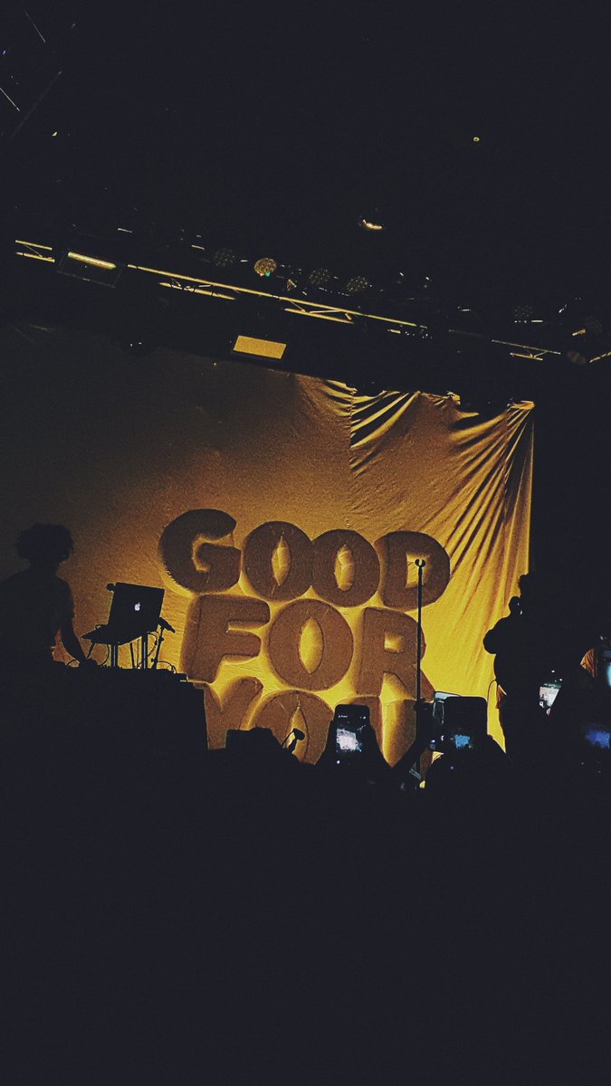 dmthecreator's tweet photo. A year ago today, I went to my first concert ever and I'm glad it was @heyamine 🍌🍌🍌 #GoodForYoutour https://t.co/h9zQ8CcYgq