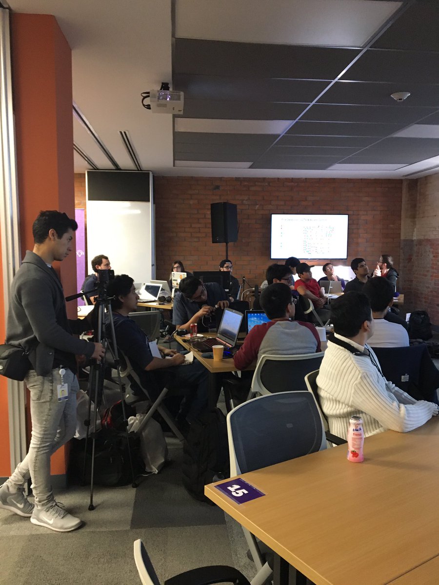 mtydigitalhub's tweet photo. Ya inicio el Cemex Hackathon #cemex #mtydigitalhub #CemexHackathon https://t.co/mS7snZa9Sb