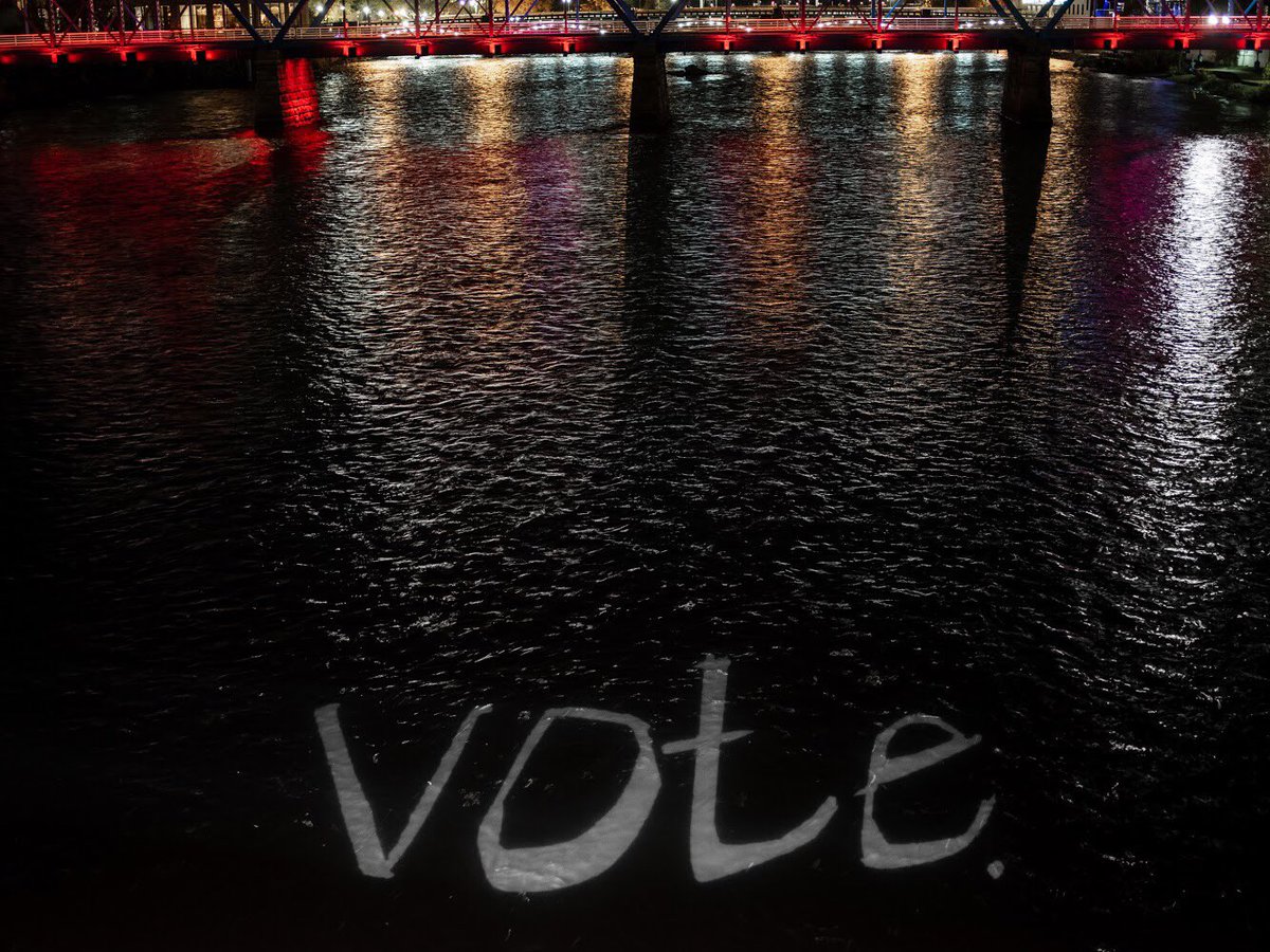artpeers's tweet photo. Day 1: ArtPeers projection-art, in collaboration with renowned artist Sarah Scott. Downtown Grand Rapids, MI (11/02/18) https://t.co/h0csCdfZDp