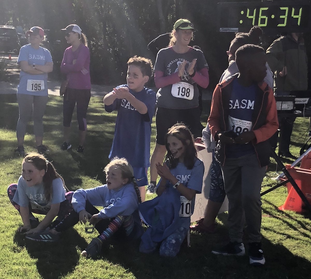 SASMSCharleston's tweet photo. School Spirit Run for Niger....great morning for our track team! https://t.co/LmqLc8qw75