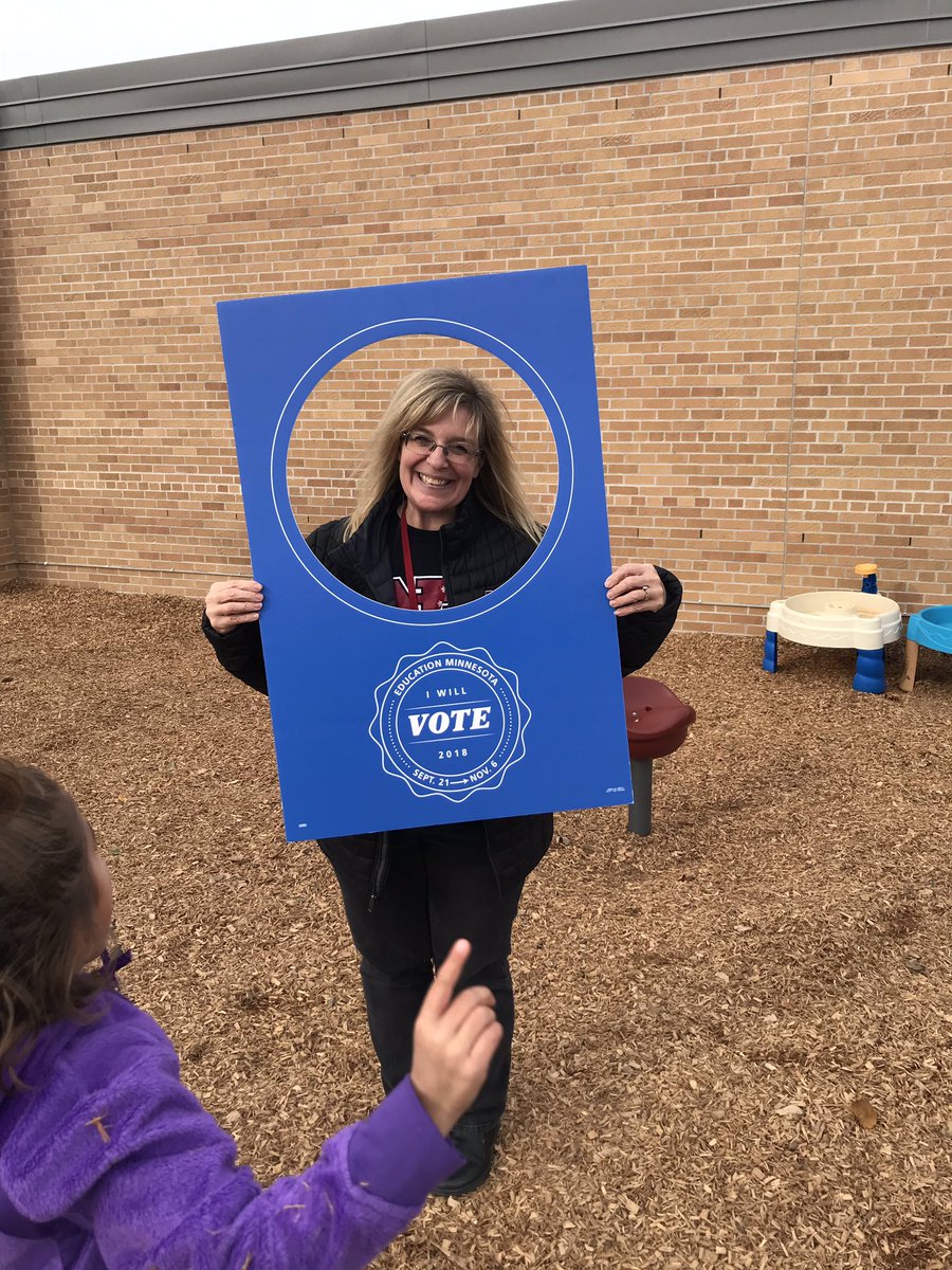 NewPragueEdMN's tweet photo. 4 days until Election Day! Anyone voting early? https://t.co/UxrFGYcmJI