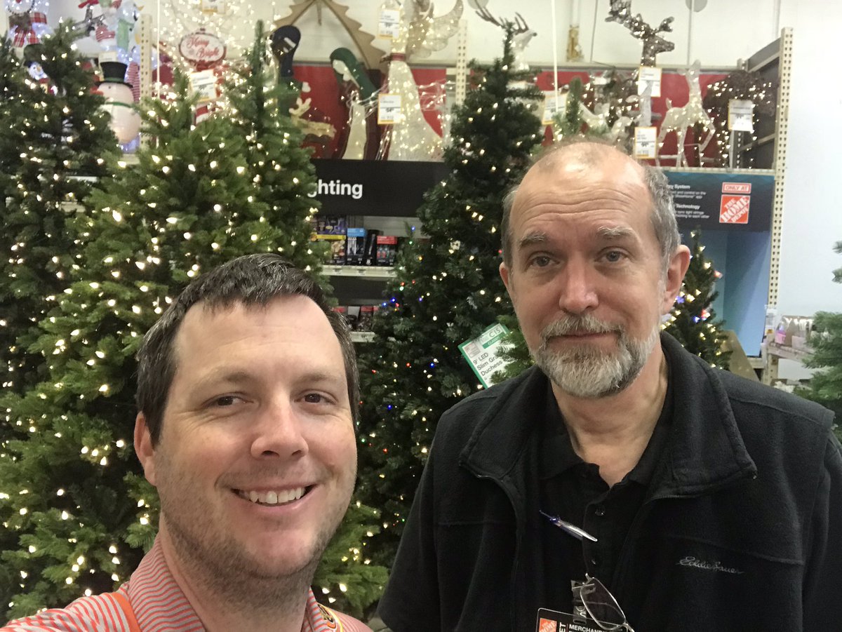 Bcampbell_GA's tweet photo. Team @HomeDepot0818 has holiday dialed in.  #METweekendWarriors https://t.co/z4BfA3TDuU