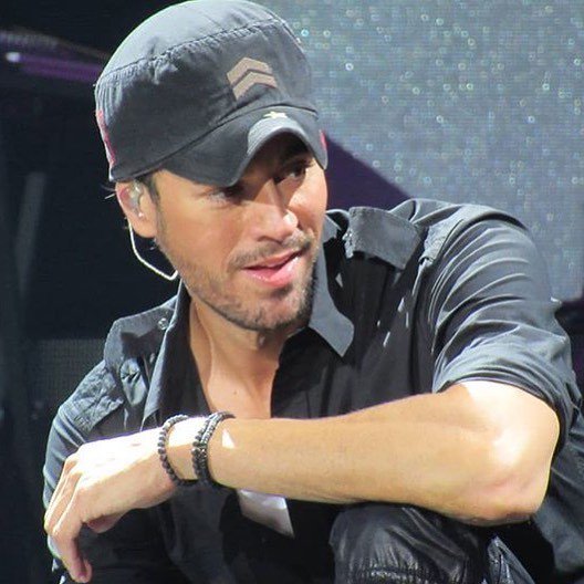 enriqueig75's tweet photo. 🇬🇧 #enriqueiglesias @enriqueiglesias https://t.co/U7yTBaFGdU https://t.co/03MfoNQk48
