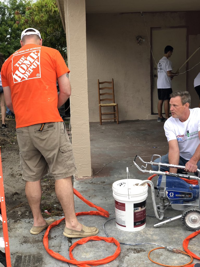 #CHOOSETOSERVE #SoFloTeamDepot #rebuildingtogetherbroward #lovesfl #communityrevitalization #district154 @TeamDepot @BrandiGarin @pamela43219013 @jasdyer2503 @rimeyer134 @TroySCrawford @j_morris84 @Buehlerz @billysdelhomme