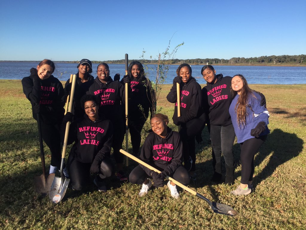 Refined_Ladies's tweet image. Refine Ladies giving back to Lake Somerville Park by planting trees🌱We Had So Much Fun 🌿GO GREEN #LSSPTakingroot #LSSP