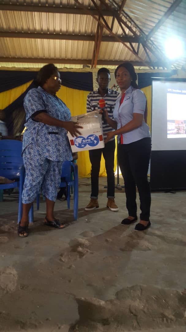 joshua_atte's tweet photo. I was privileged to be among the team of the Society of Petroleum Engineers (SPE) section 103 young professional volunteers, that visited the Nations Youth Service Corp (NYSC)  camp in Nonwa, Rivers State today to collaborate with them.
#spe #specares #speng #volunteer #oilandgas https://t.co/APt04mCcmm
