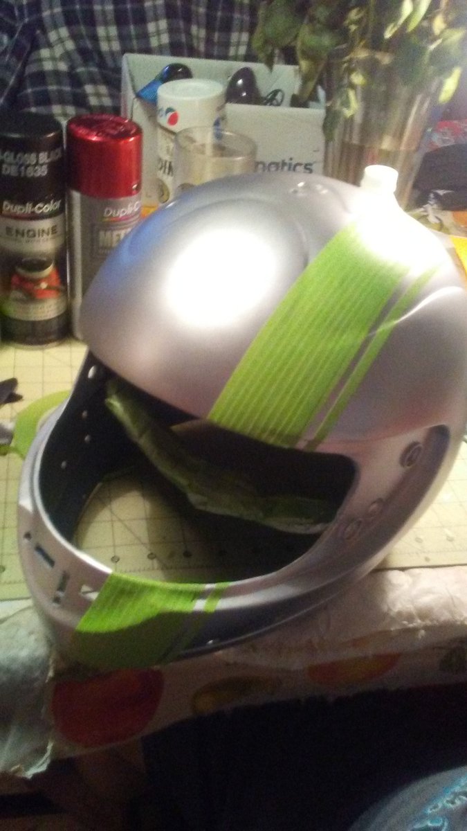 Chriscasterlin7's tweet photo. Can anyone guess who's car im doing for my helmet???
#custom #customhelmet #offaxispaint #brandt https://t.co/ZmGM8Xxor6