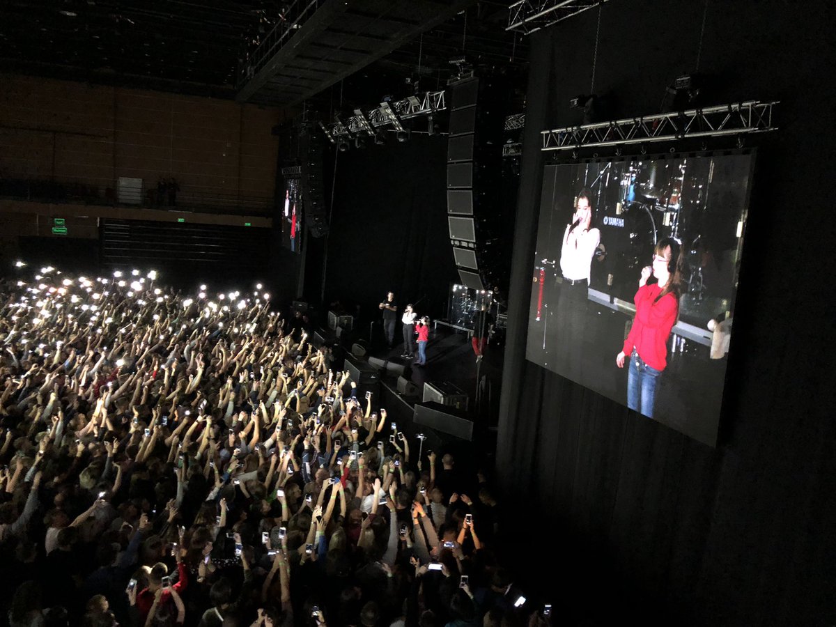 t.me/lezhnev_sergey… Перед концертом, Василий (Баста) встречался с творческой молодёжью. Одна маленькая девочка, которая болеет ДЦП, имела мечту - спеть с Бастой. Эта мечта сегодня реализовалась! Василий её и ещё одну девочку позвал на сцену. Это достойный поступок.