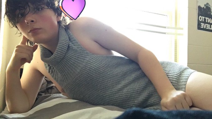 1 pic. Better shoot coming soon #trap #femboy #virginkiller https://t.co/V2B0dRCakp