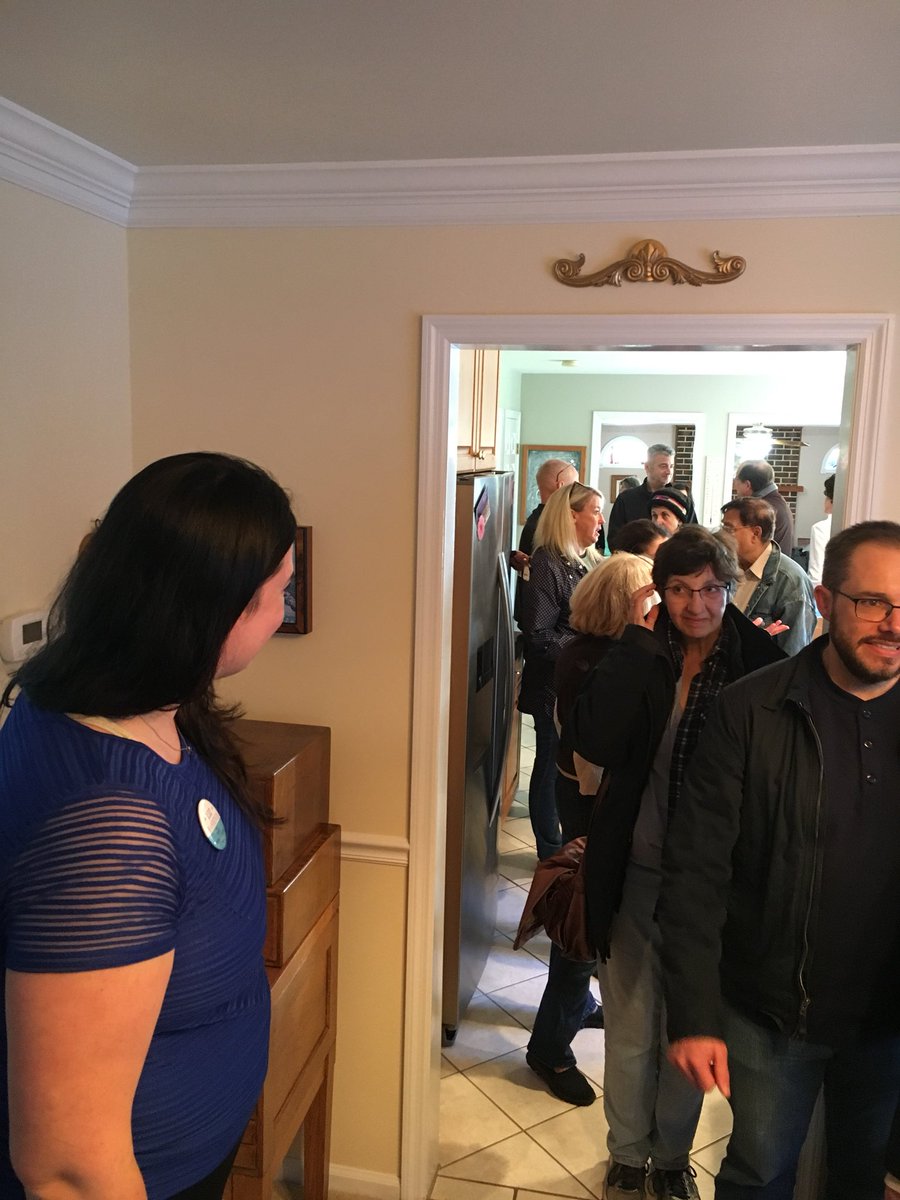 LizforPA's tweet photo. This morning we had over 100 volunteers join us in the 61st district to help Get Out the Vote! We are ready for change! #LizForPA https://t.co/ytf89bkysc
