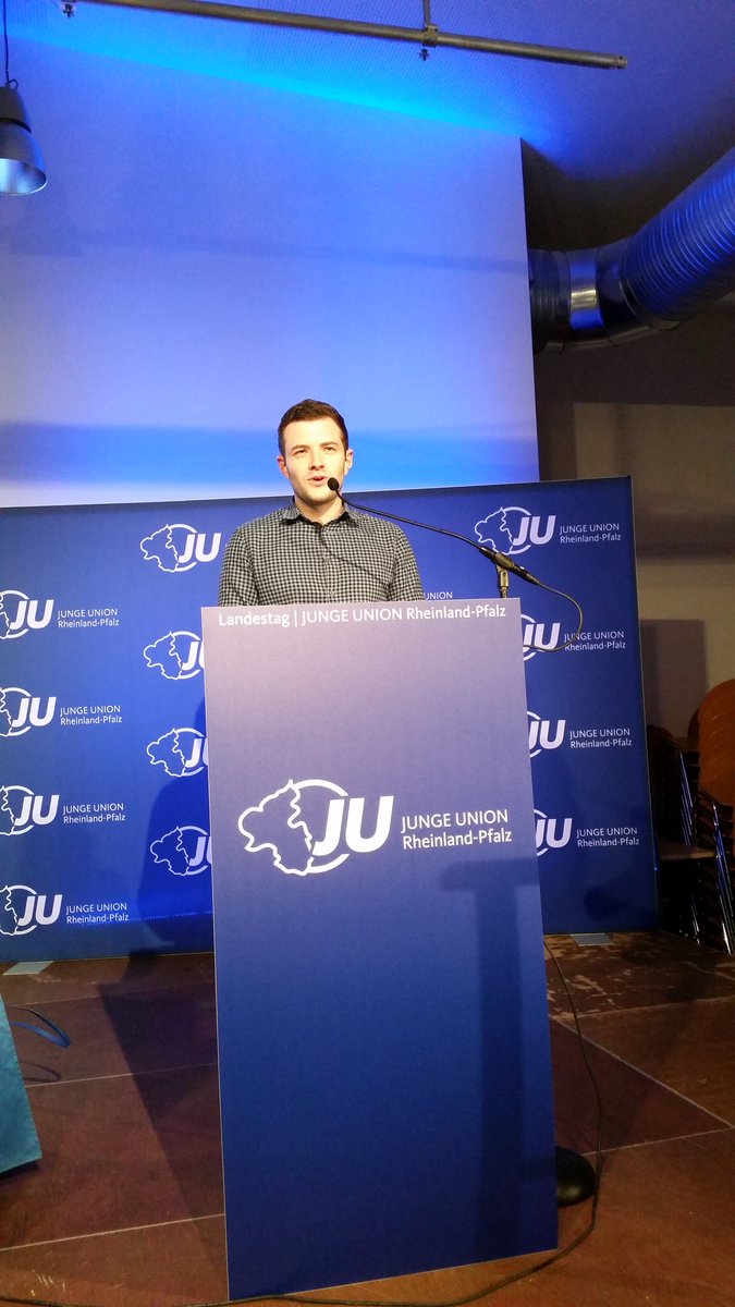 JURLP's tweet photo. Jan Herbst ist unser neuer Schatzmeister #JULT18 Herzlichen Glückwunsch! https://t.co/Xf8ivTBGNk