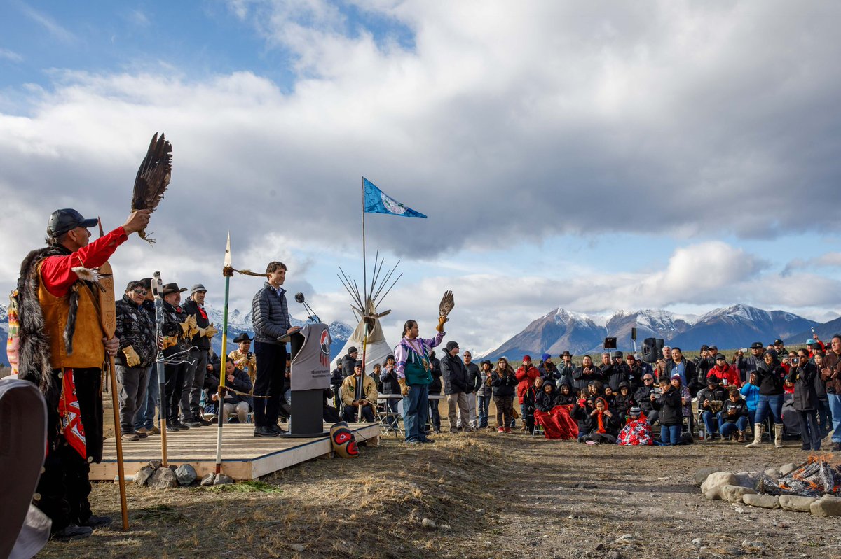 JustinTrudeau's tweet photo. Working together, moving forward &amp; writing a new chapter of reconciliation. Thank you to the Tsilhqot’in Nation for the warm welcome to your title lands - I was deeply moved to present our government’s statement of exoneration in person. Details: https://t.co/P14nyoJlEb https://t.co/7PEtk3Og6E