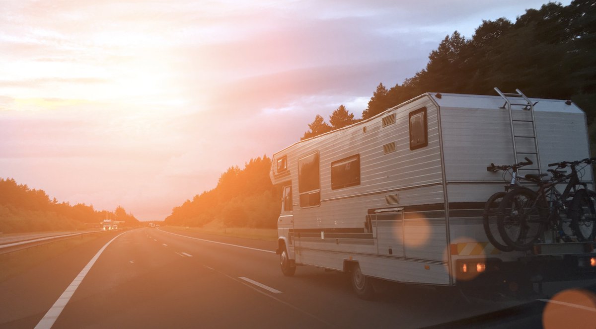 lippert__'s tweet image. Don't forget Daylight Saving Time ends tonight! #LippertLifestyle #YourJourneyBeginsHere