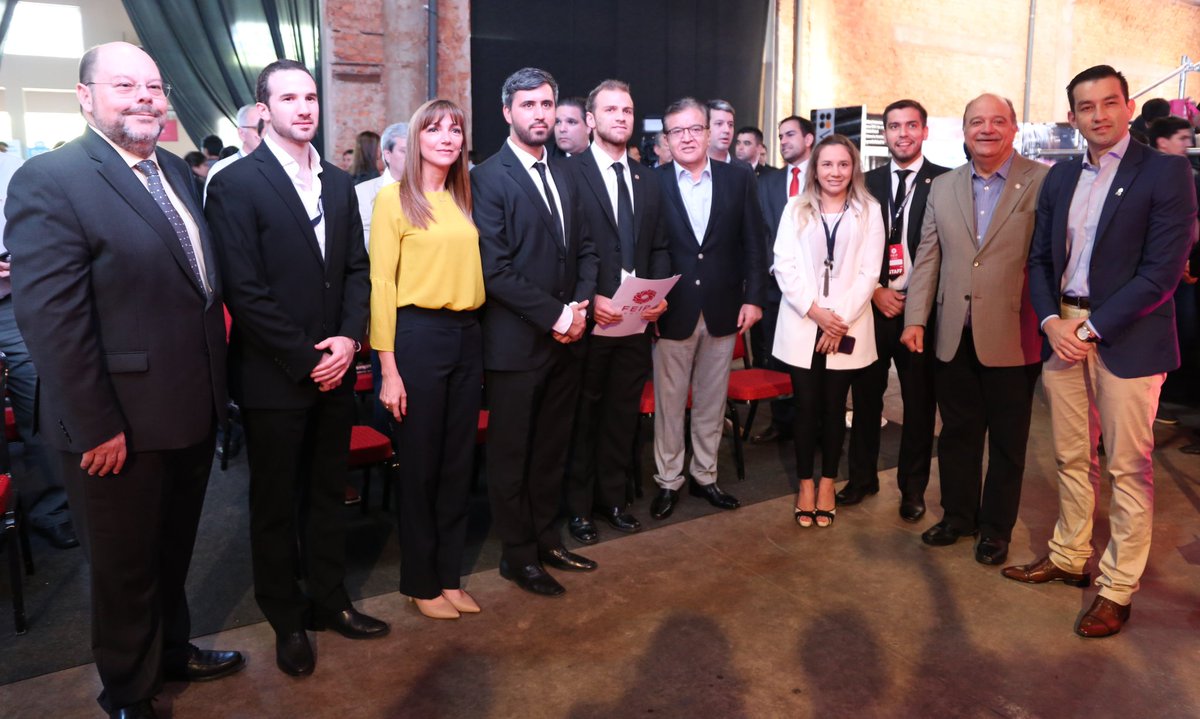 PTI_PY's tweet photo. Como referente clave de la innovación el Director Ejecutivo del @PTI_PY @diosneldavalos participó del XXI Foro de Emprendedores Industriales del Paraguay #FEIP2018 donde 38 disertantes nacionales e internacionales exponen sobre cómo aprovechar las oportunidades en “Startapera” https://t.co/5IlHh3qAqw
