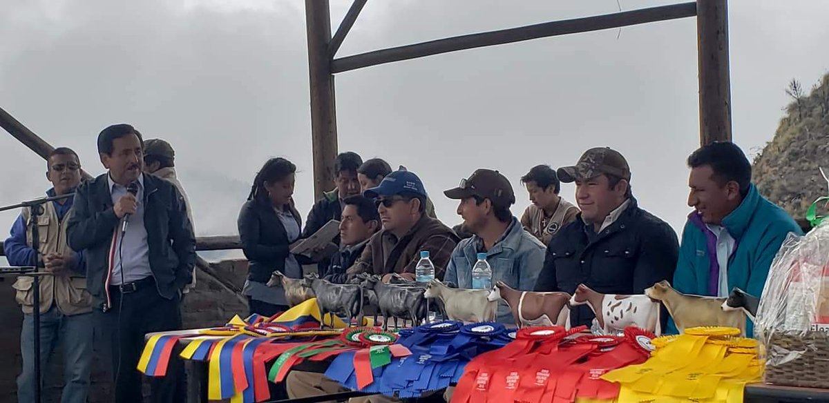 VinicioColomaR's tweet photo. Hoy se realizó la inauguración del 1er. #FestivalDeLaTerneraSalinas2018, con la participación de grandes amigos ganaderos. Poco a poco vamos haciendo realidad el sueño de los hermanos Salíneros como es la construcción del Recinto Ferial en esta importante Parroquia de #Guaranda https://t.co/yG7lflw7iA