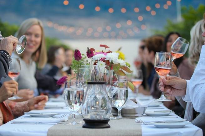 TKIndustryNews's tweet photo. We are so thrilled to welcome #eventplanners from #Seattle today! We love that @AlaskaAirlines' direct flights make it easy for them to come to Kelowna for lunch! #meetKelowna #Eventgoals #SuccessfulMeetings #MeetingProfessionals #LunchingInStyle https://t.co/UBLwUC2X8e