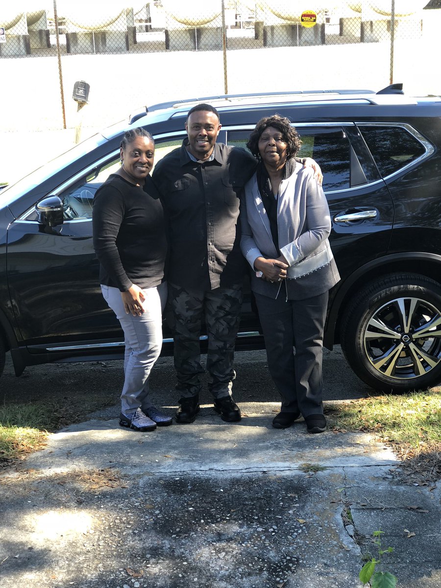 Sean_RupertSr's tweet photo. Enjoying life and The Weekend with 2 of my favorite women!! #wifey #OGMom miss my babygirl and mother in-law 😘#SouthCarolina https://t.co/37kQx6nThn