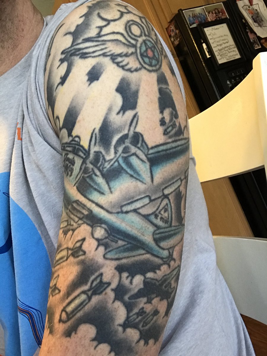 DarrenJMeenan's tweet photo. In memory of my Poppy. Flew a B17 in WW2 dropping bombs over Germany. #TheMightyEighth #JamaicaMary #TriangleP #NeedsATouchUp https://t.co/0Tawii7tSr
