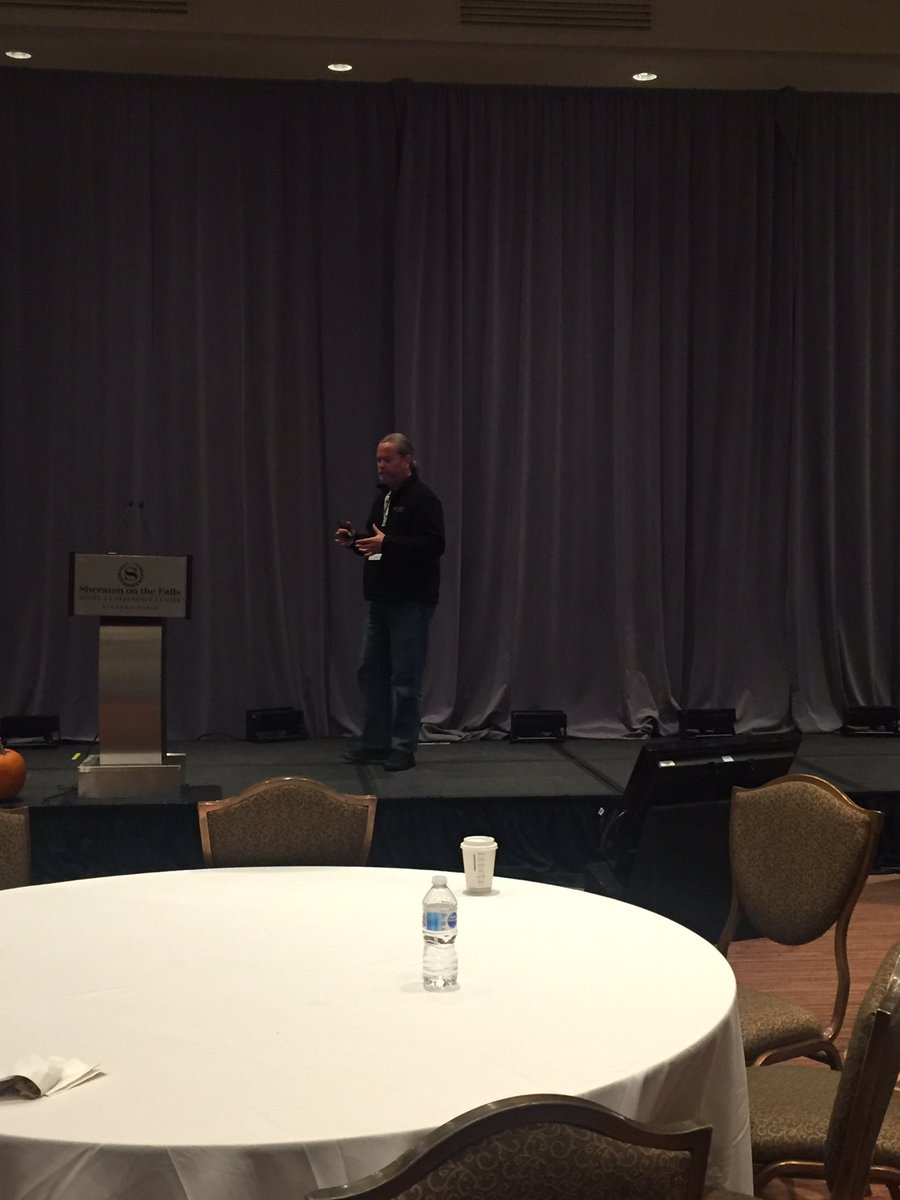 KevinPowerPhD's tweet image. Dr Mike Rogers nice talk on mechanisms of pain and #Biofreeze. It works for pain relief and superior to ice! @CSEPdotCA #CSEP18 @drphilpage