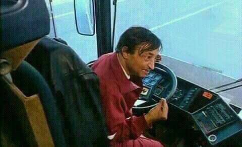 Thawri2020's tweet photo. كان صعب عليك
ابعد عنك
و انا صعب اعيش الا فى حضنك
جتك الهم
😂😂😂😂😂😂😂 https://t.co/F7mgCn2Won