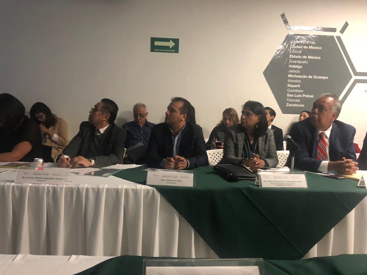 aguagobgente's tweet photo. Presentes en 1ra Reunión Regional Centro-Occidente, de la Red de Secretarios de Desarrollo Urbano (REDSEDUM) en #CDMX que tiene el objetivo de propiciar el ajuste de la normatividad en desarrollo urbano y ordenamiento territorial.
#GTO #GrandezaDeMéxico https://t.co/Y7Yafo1s28
