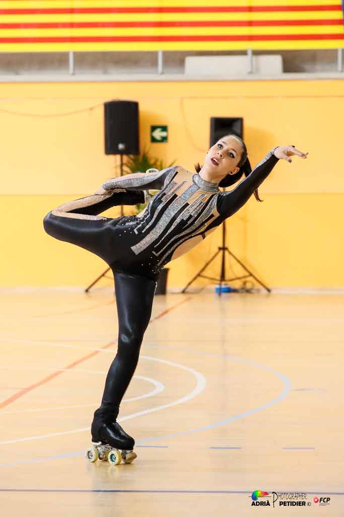 ACTUACIÓ 18
MARINA GIBAJA de l’equip #grocCatalunyaStars #CatalunyaStars <a href="/esportsenxarxa/">Esports en Xarxa</a> <a href="/laxarxa/">La Xarxa</a> @ROLL_LINE <a href="/FCPatinatge/">FCPatinatge</a> <a href="/FIATCseguros/">FIATC Seguros</a> <a href="/petidierphoto/">Adria Perez Petidier</a> <a href="/di_versiones/">orquestradiversiones</a>