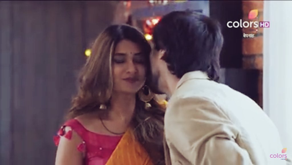 IYE HIYE HIYEEEEE THESE CUTIEPIESSSS! THIS SCENE IS EVERYTHING