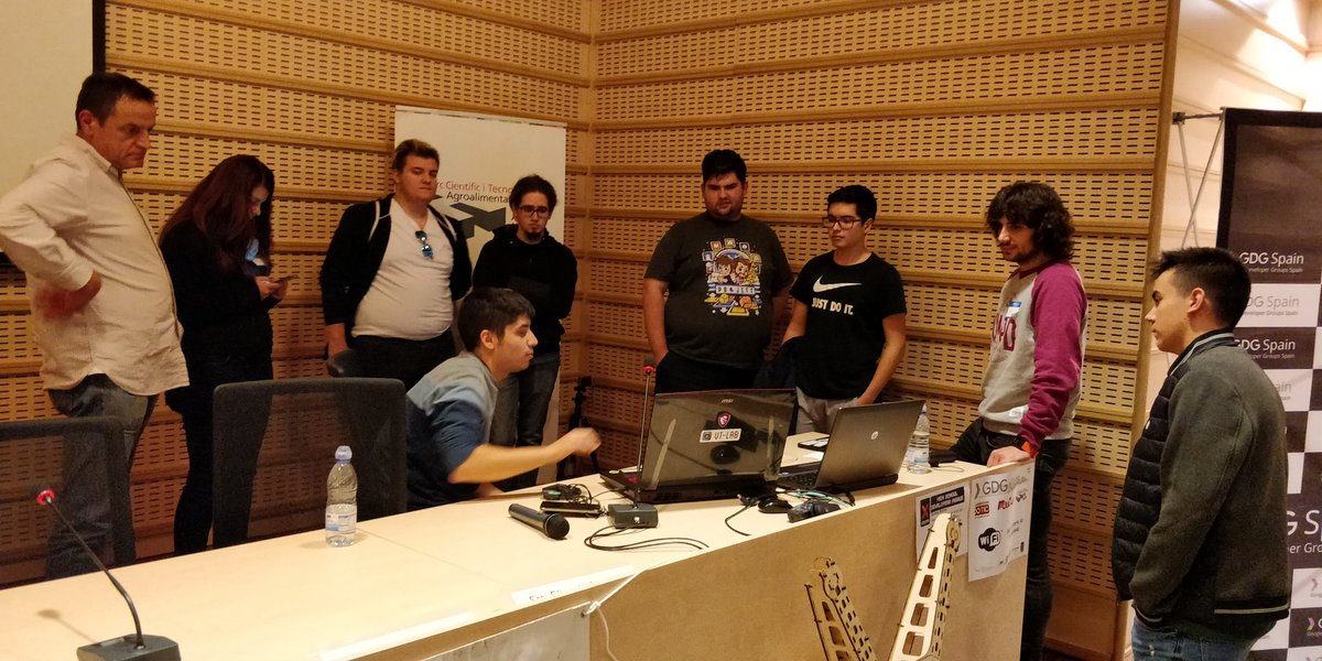 andreuibanez's tweet photo. Un largo día de pequeños y grandes momentos en el #DevFestLleida #DevFest18 https://t.co/ry9RVspPFQ
