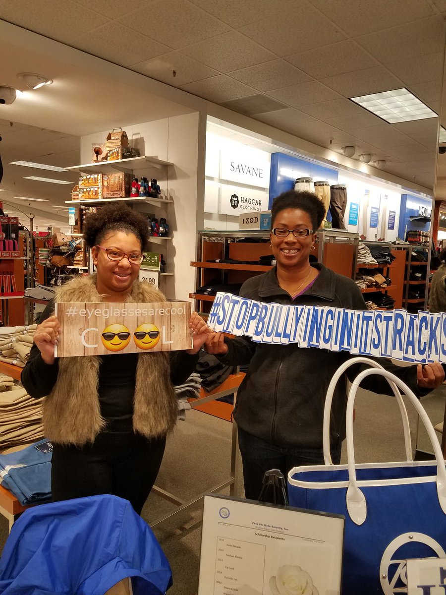 EncourageFriend's tweet image. Thanks to Belk for their continued support of local charities! Belk Charity Sale-River Ridge Mall- Lynchburg,  VA
#stopbullyinginitstracks 
#belk