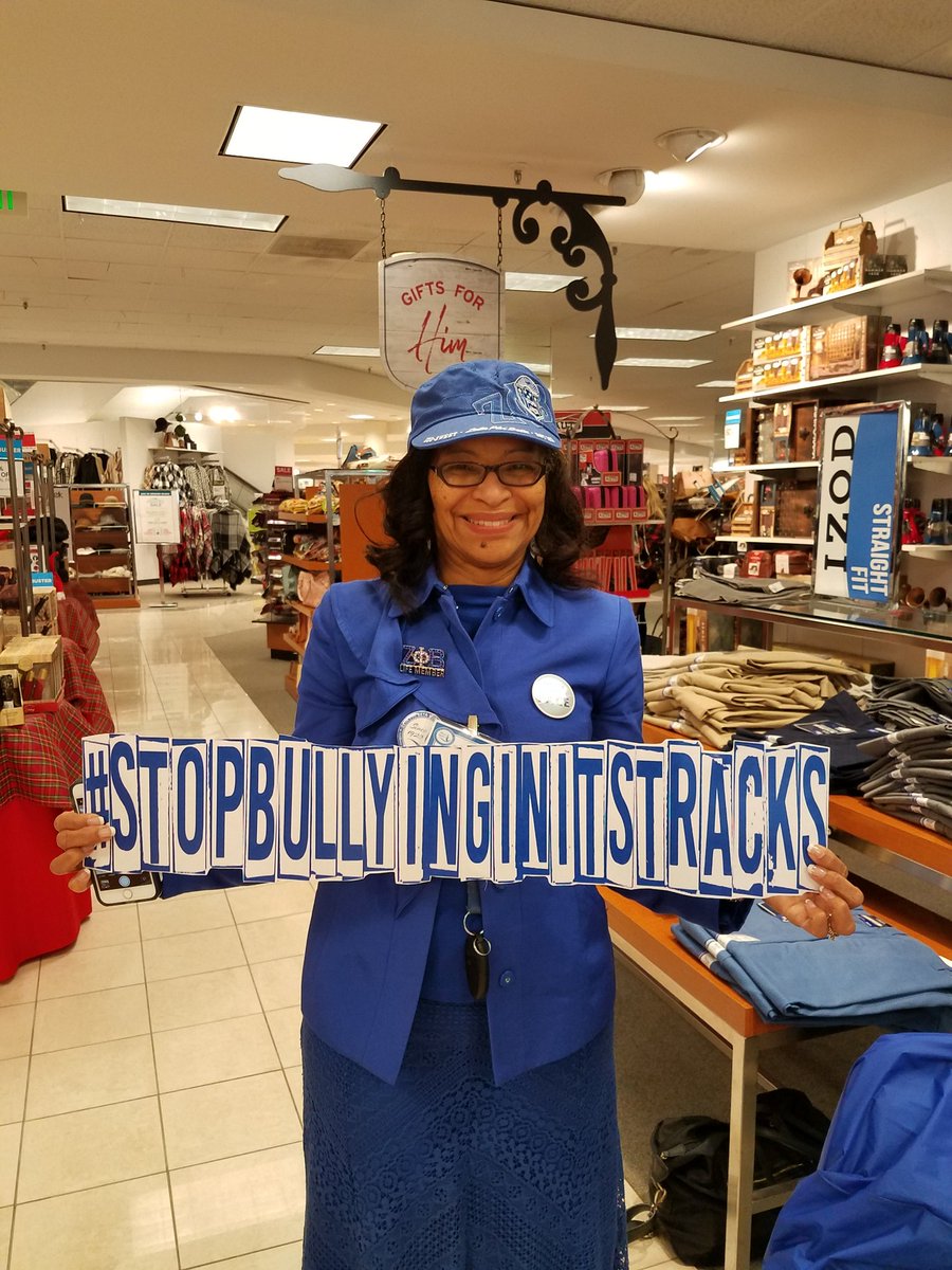 EncourageFriend's tweet image. Thanks to Belk for their continued support of local charities! Belk Charity Sale-River Ridge Mall- Lynchburg,  VA
#stopbullyinginitstracks 
#belk