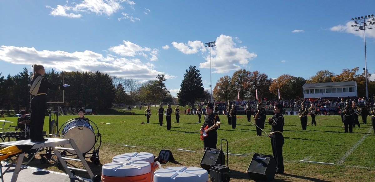 MrLWFMSBand's tweet image. And it's halftime here with FHS up 6-0, time for the Oldest Marching Band in the state of MD! #LetsGoFHS #wearevpa #UnityandPride #Homecoming
