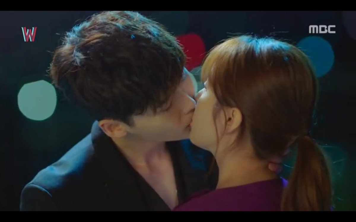 Ли чон сок w меж двух миров комикс. Параллельные вселенные дорама. М двух миров. Параллельные миры дорама кан чоль. Ли чон сок меж двух миров.