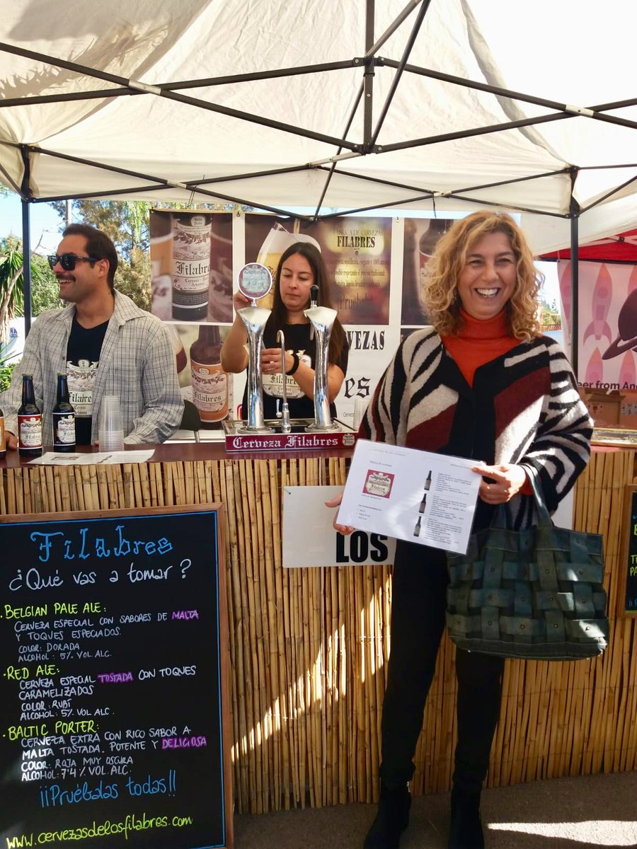 psoe_ct's tweet photo. La concejala de #Comercio, @carmenmdelamor, asiste a la II #FeriadelQuesoylaCerveza de #LaAljorra, en la que se pueden degustar 5 cervezas artesanas: #AnotherPlanetBrewing, #Trinitaria, #ElBatel, #Filabre y #Canana; y los quesos de #LaYerbera, #Caprilac, #SabordeTallante. https://t.co/zW9EjP0ZmM