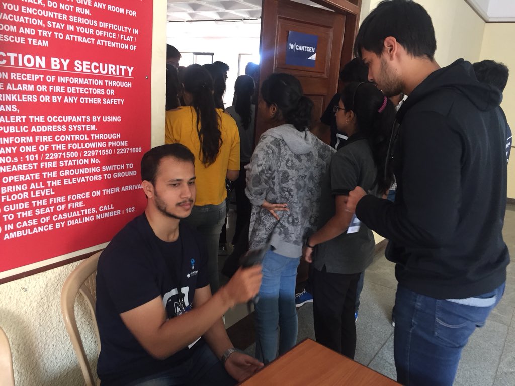 agayushofficial's tweet image. Its lunch time! 
@ingeniushack #getsethack 
#food #hackathon #cool #college #participants #enthusiasm #Engineer #coder #bangalore